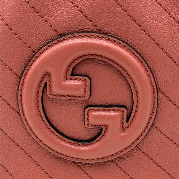 Runway Gucci Mini Blondie Tote Bag - Picture 12 of 17